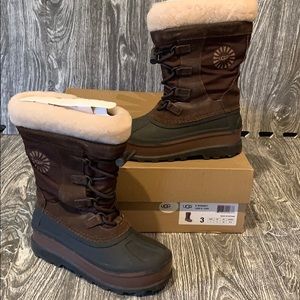 UGG Australia Youth Bobbey winter boot, US so 3